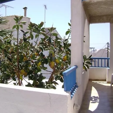 Valvi Irini * Perissa (Santorini)