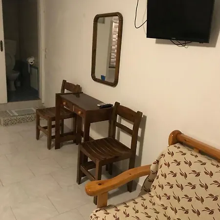 Valvi Irini Perissa (Santorini)